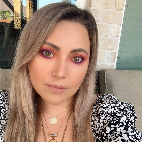 Meet your Posher, Alma - Picture 1 of 1